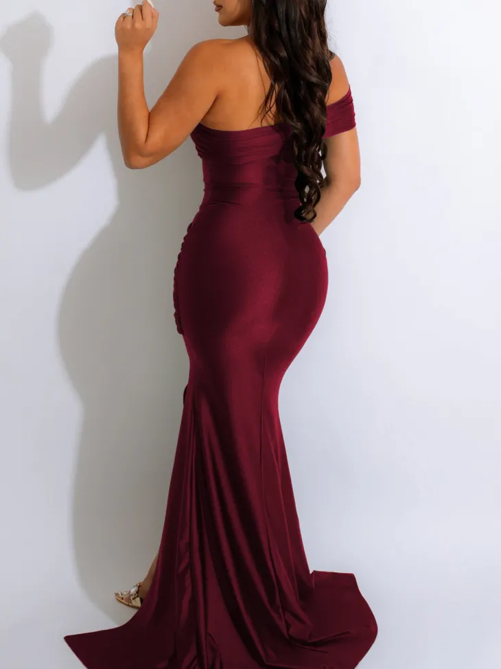 One-Shoulder Ruched Slit Mermaid Maxi Dress