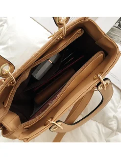 Pendant Simple Quilted Crossbody Bag